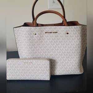 MK purse and wallet